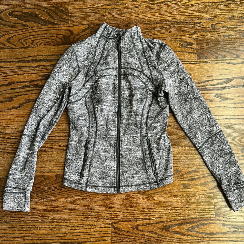 Lululemon Define Jacket size 8 Luon white and black
